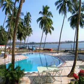 Dolphin Bay Hotel Goa Bagian luar foto